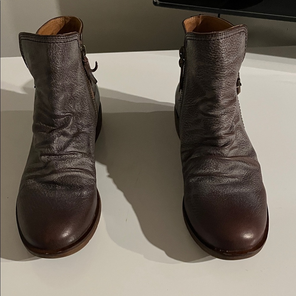 Sofft Brook Dale Women’s Ankle Booties With a Moto‎ Chic Edge And Soft Slouched